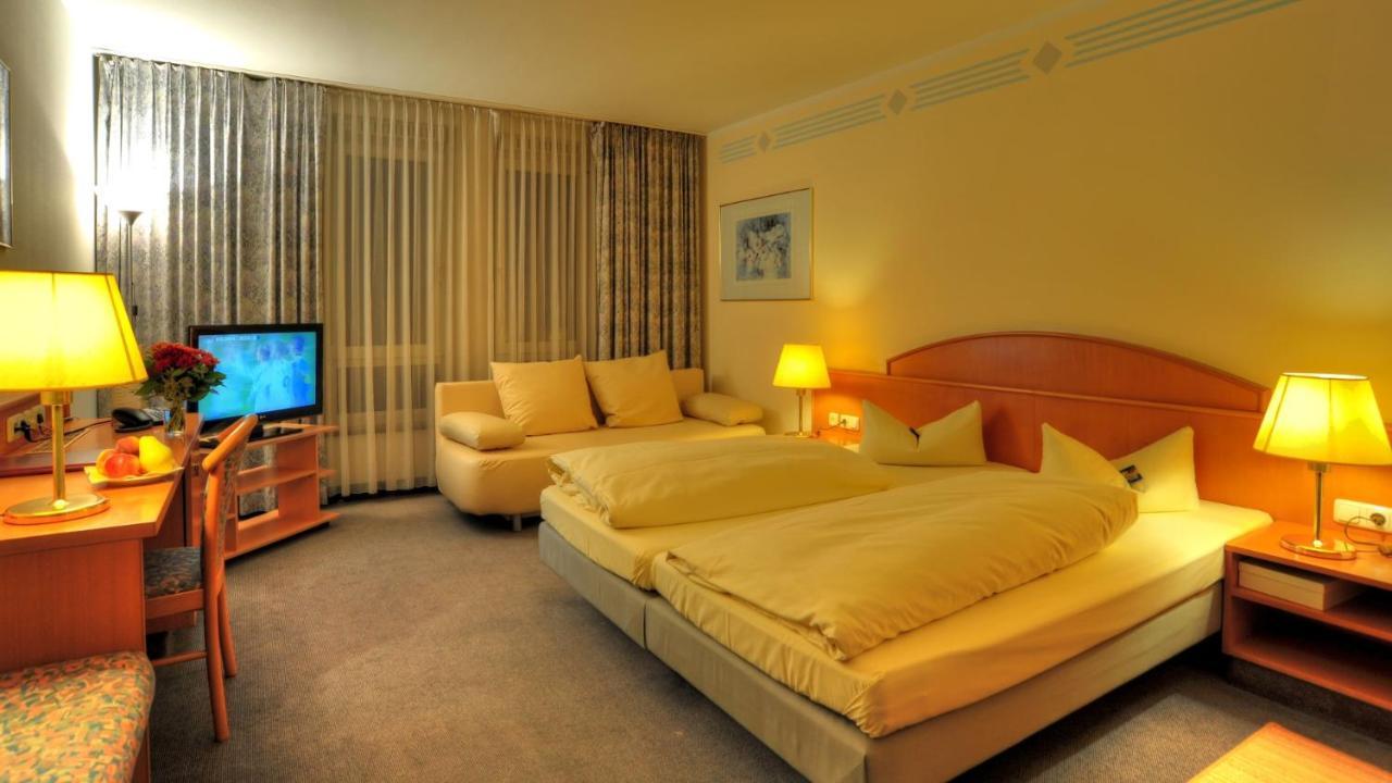 Hotel Central Dachau Garni Экстерьер фото