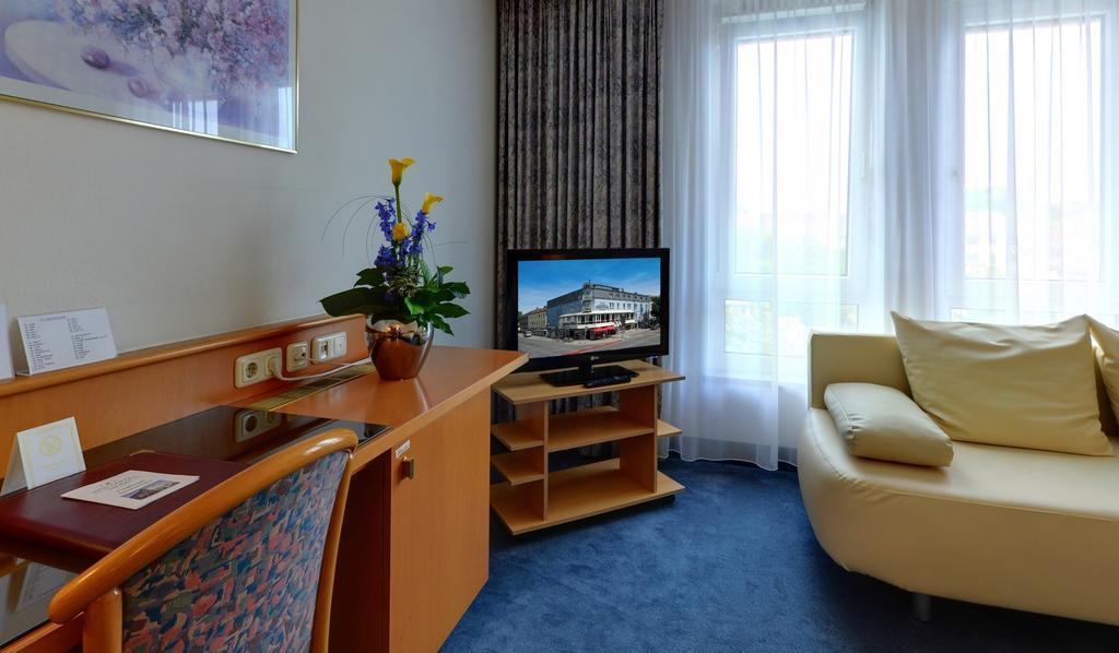 Hotel Central Dachau Garni Экстерьер фото