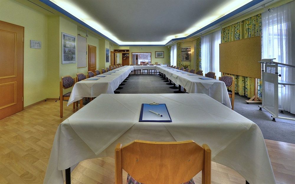 Hotel Central Dachau Garni Экстерьер фото