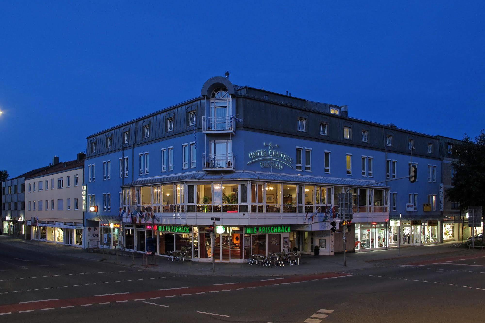 Hotel Central Dachau Garni Экстерьер фото