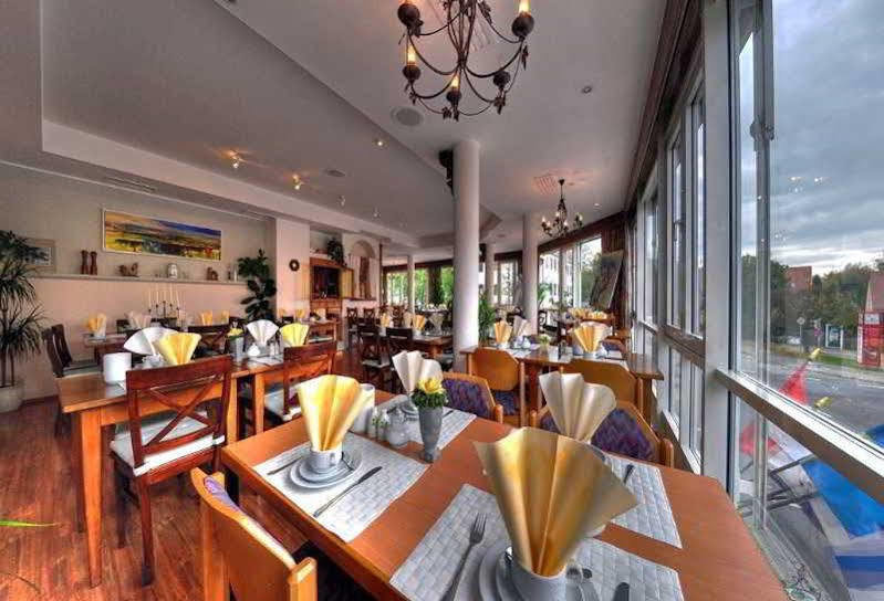 Hotel Central Dachau Garni Экстерьер фото