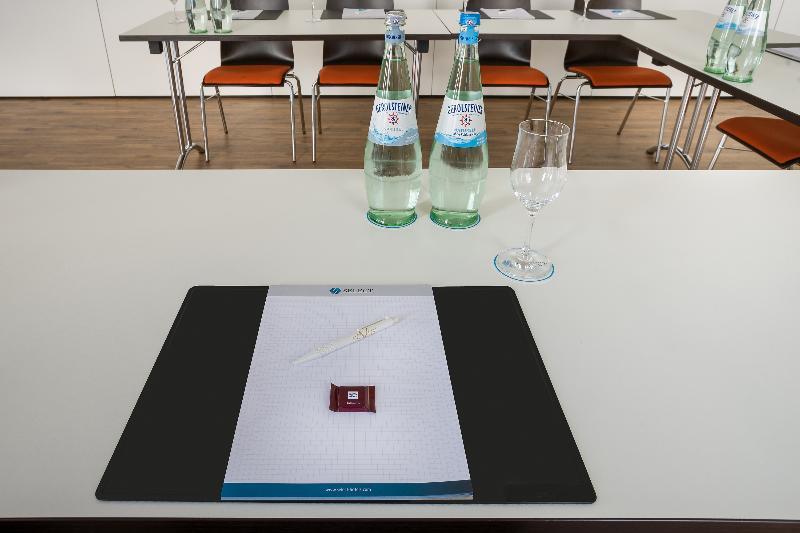 Hotel Central Dachau Garni Экстерьер фото